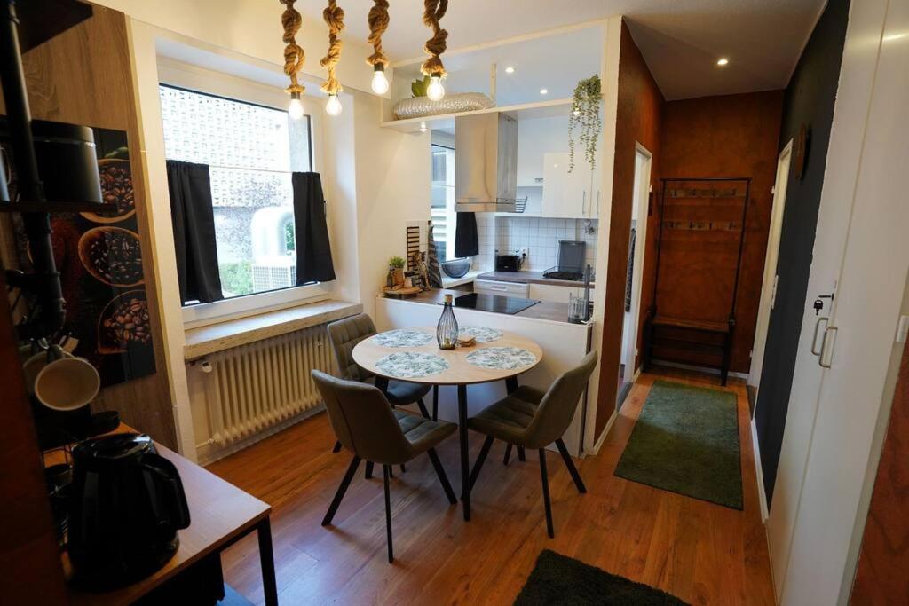 Apartment Downtown/balcony/coffee Bar/tv-streaming/top Wlan