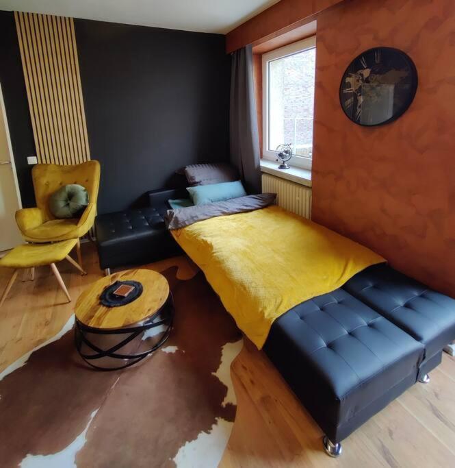Downtown/balcony/coffee Bar/tv-streaming/top Wlan Apartment *